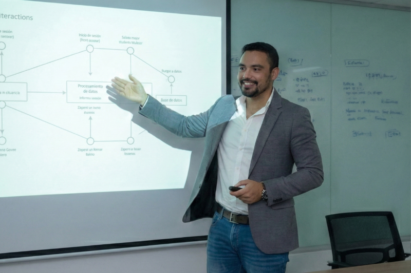 Pedro Varela - Desarrollador Fullstack | React, Python, Node.js
